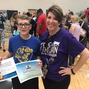 Meet your Posher, Lora